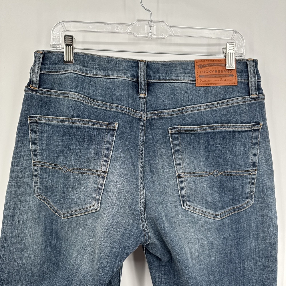 New Lucky Brand 363 Vintage Straight Jeans Mens 32x30 Blue Med Wash Denim Pants - Picture 3 of 16
